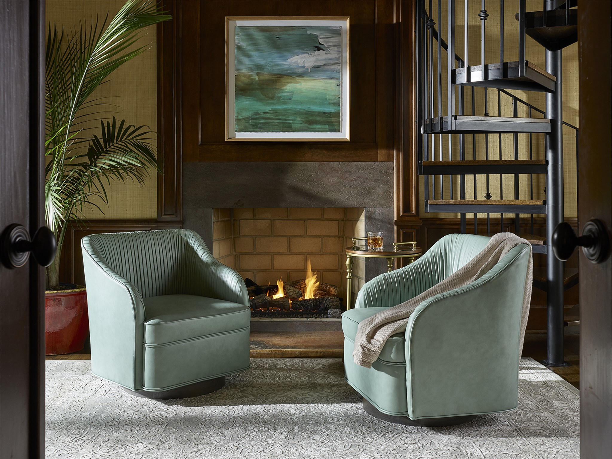 Rouche Swivel Leather Chairii